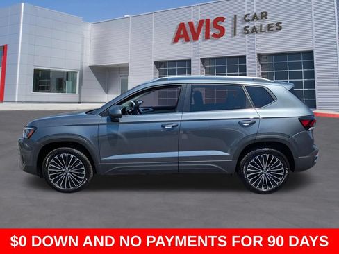 Used 2025 Volkswagen Taos SE FWD image 10
