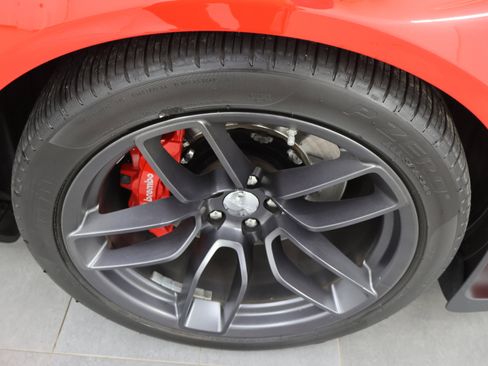 Used 2018 Dodge Challenger SRT Hellcat RWD image 3