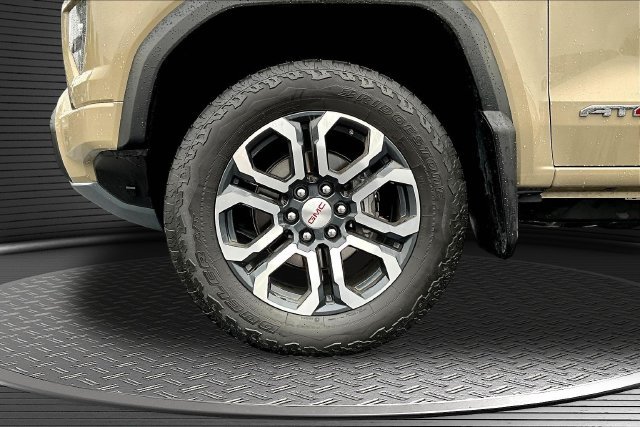 Used 2024 GMC Canyon AT4 w/ AT4 Premium Package AWD/4WD image 34