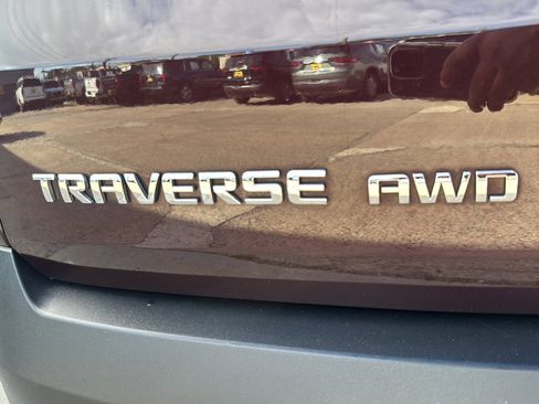 Used 2023 Chevrolet Traverse LT AWD/4WD image 49