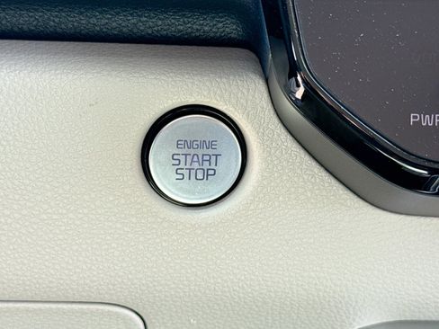 New 2026 Kia Carnival EX FWD image 9