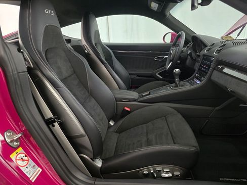Certified 2025 Porsche 718 Cayman GTS RWD image 20