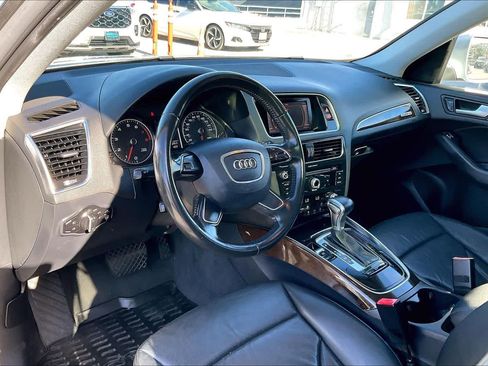 Used 2013 Audi Q5 2.0T Premium w/ Convenience Pkg AWD/4WD image 2
