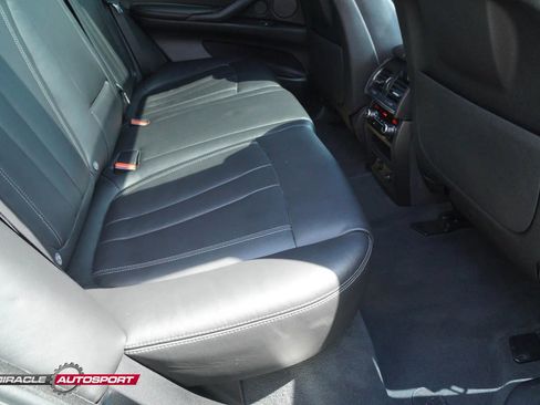 Used 2016 BMW X5 M image 38