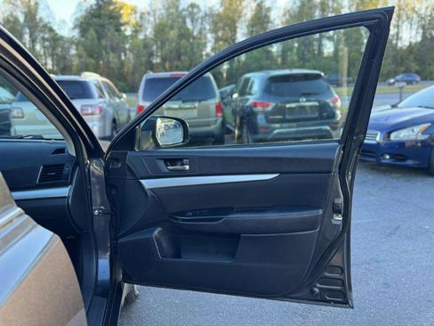 Used 2010 Subaru Outback 2.5i Premium image 13