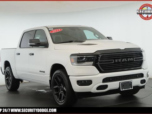 Used 2023 RAM 1500 Laramie AWD/4WD image 1