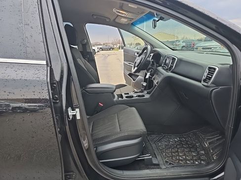 Used 2019 Kia Sportage LX image 11