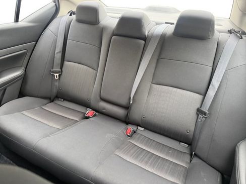 Used 2025 Nissan Altima 2.5 SV FWD image 11