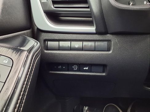Certified 2024 Nissan Rogue SV AWD/4WD image 17