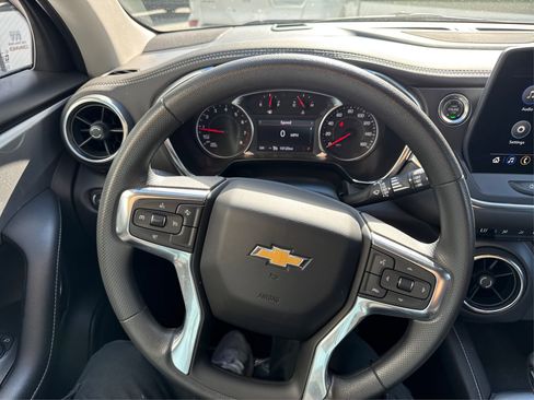 Certified 2025 Chevrolet Blazer LT image 22