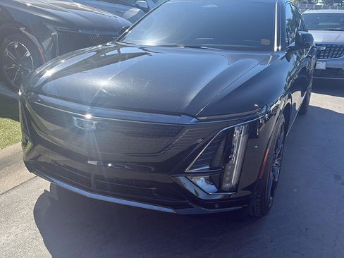 Used 2024 Cadillac Lyriq Sport AWD/4WD image 21