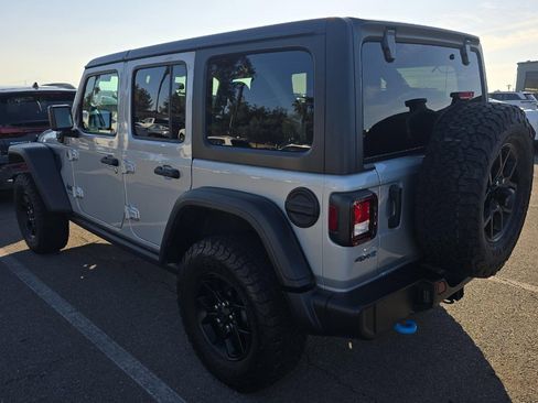 Used 2024 Jeep Wrangler Unlimited image 6