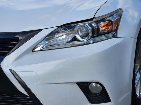 Used 2014 Lexus CT 200h w/ Seat Comfort Package FWD image 7
