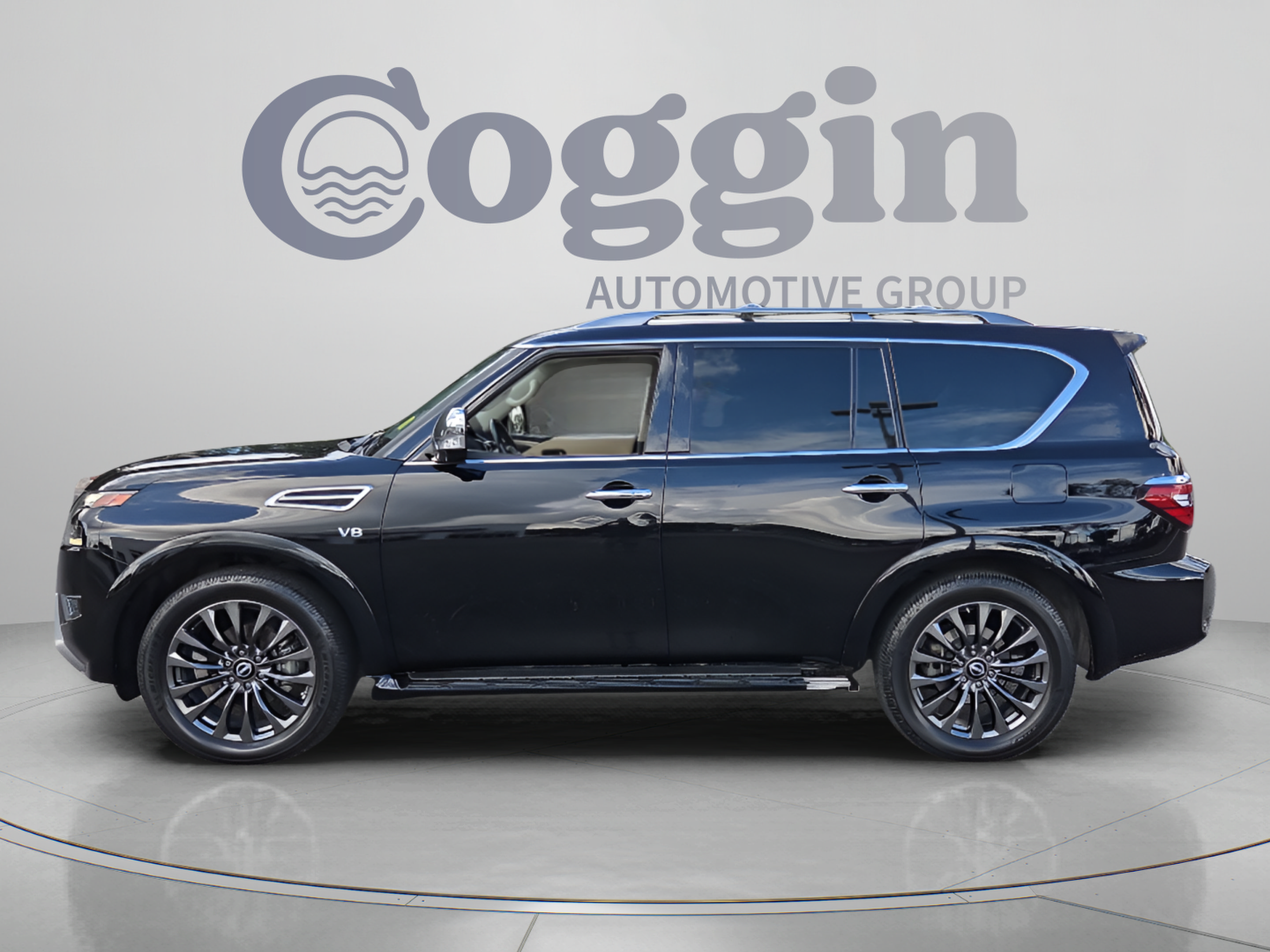 Used 2022 Nissan Armada Platinum w/ Captain's Chairs Package RWD image 2