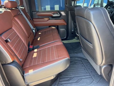 Used 2024 GMC Sierra 3500 Denali Ultimate AWD/4WD image 15