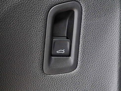 Used 2025 Volkswagen Atlas SEL Premium R-Line image 25