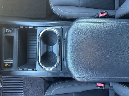 Used 2019 Nissan Titan SV w/ SV Convenience Package image 30