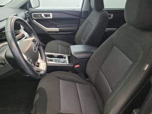 Used 2022 Ford Explorer XLT image 17