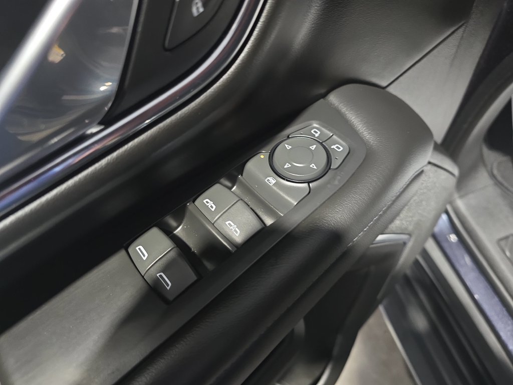 Used 2023 Chevrolet Tahoe LS AWD/4WD image 11