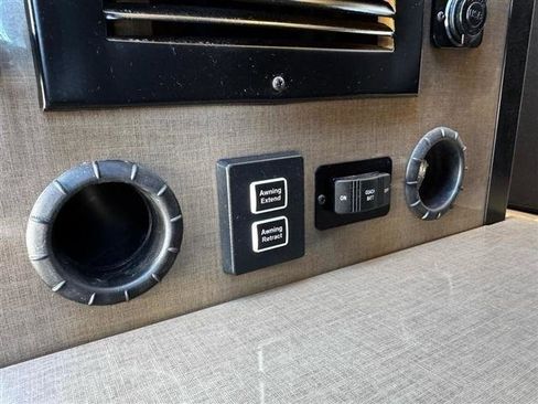 Used 2017 Mercedes-Benz Sprinter 3500 image 21