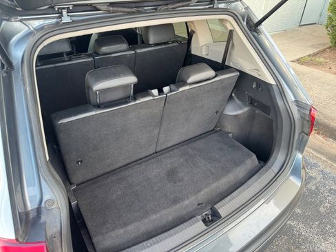 Used 2021 Volkswagen Tiguan SE image 16