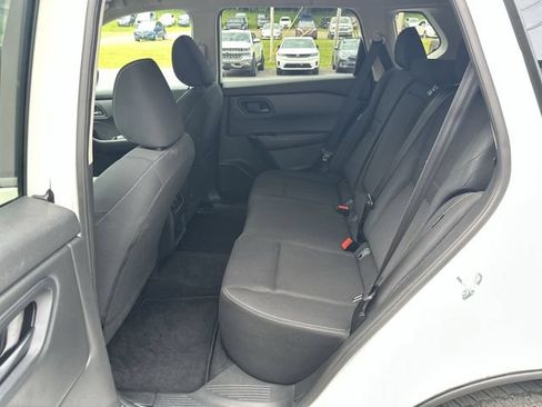 Used 2024 Nissan Rogue S AWD/4WD image 25