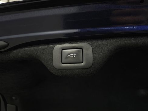 Certified 2025 Lexus ES 300h w/ Luxury Package image 9