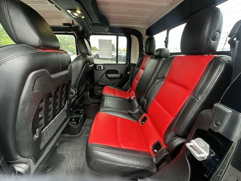 Used 2021 Jeep Gladiator Rubicon w/ Uconnect 4C Nav & Sound Group image 23