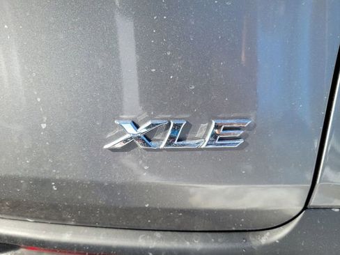 New 2026 Toyota Sienna XLE AWD/4WD image 6