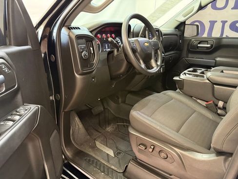 Used 2025 Chevrolet Silverado 1500 Custom image 10