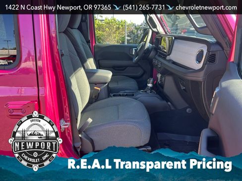 Used 2024 Jeep Wrangler Unlimited Sahara AWD/4WD image 32