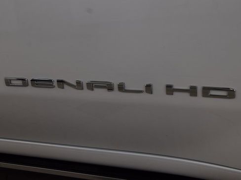Used 2024 GMC Sierra 2500 Denali Ultimate image 15