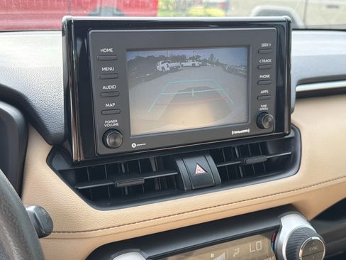 Certified 2020 Toyota RAV4 XLE w/ Convenience Package image 7