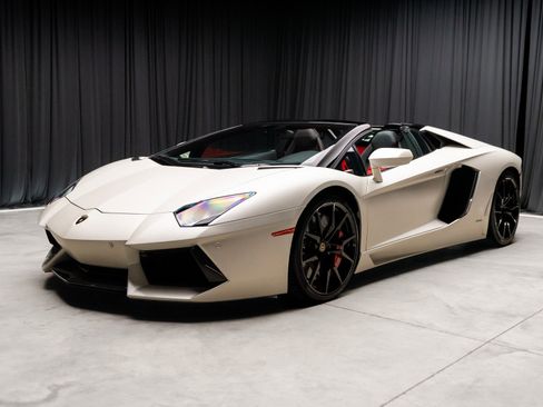 Used 2015 Lamborghini Aventador LP 700-4 image 29