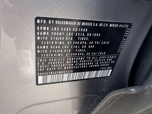 New 2025 Volkswagen Taos SE image 27