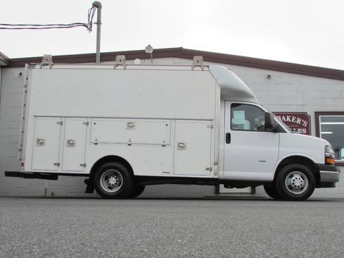 Used 2020 Chevrolet Express 3500 w/ Power Convenience Package RWD image 11
