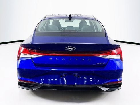 Used 2023 Hyundai Elantra Limited image 6