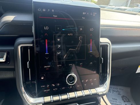 New 2026 GMC Yukon Denali w/ Sun & Power Step Package AWD/4WD image 18