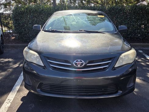 Used 2013 Toyota Corolla LE image 2