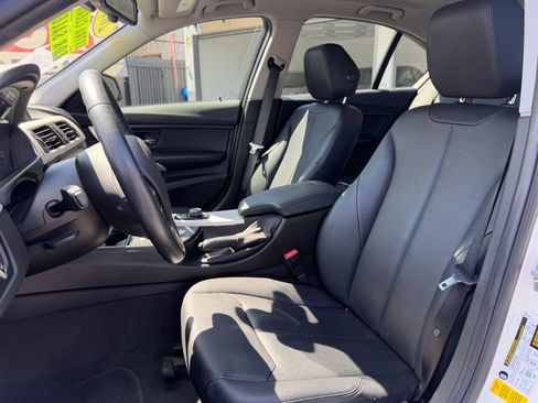 Used 2015 BMW 320i Sedan RWD image 11