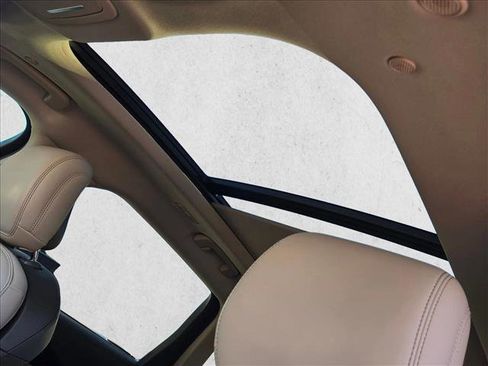 Certified 2025 Lincoln Nautilus Premier w/ Equipment Group 102A image 16