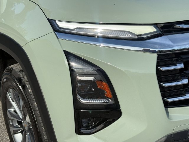 Used 2025 Chevrolet Equinox LT w/ Safety and Technology Package FWD image 9
