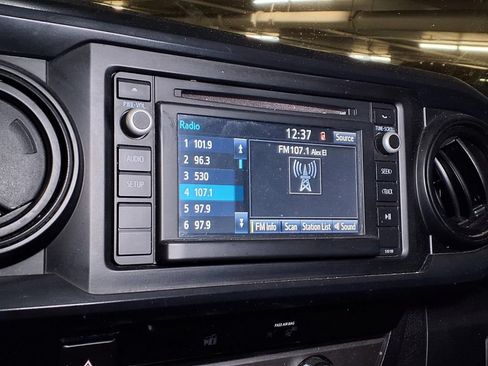 Used 2018 Toyota Tacoma SR RWD image 5