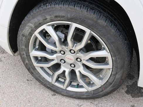 Used 2023 GMC Terrain Denali w/ Denali Premium Package image 7