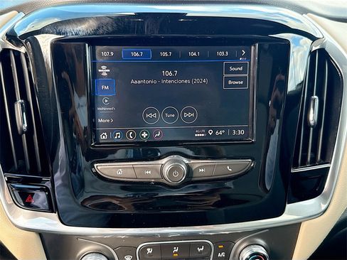 Used 2022 Chevrolet Traverse LS image 16