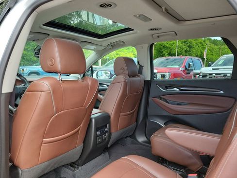 Used 2021 Buick Enclave Avenir w/ Avenir Technology Package FWD image 14