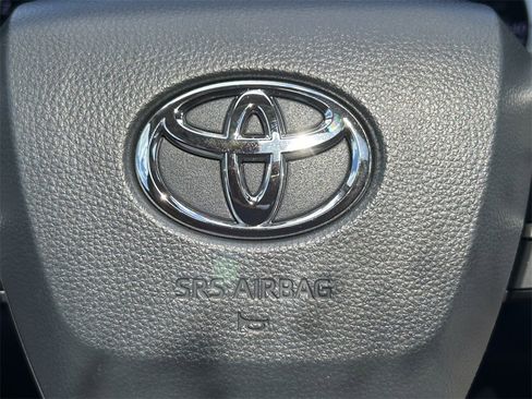 Certified 2024 Toyota Highlander XLE image 31