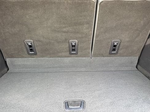 Used 2025 Cadillac Escalade Premium Luxury RWD image 11