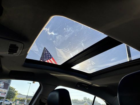 Used 2011 Buick LaCrosse CXL image 15