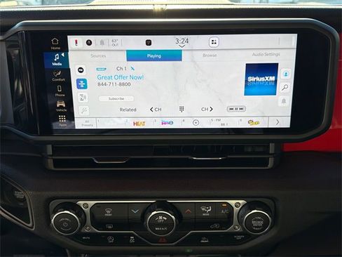 Used 2025 Jeep Wrangler Sport image 29